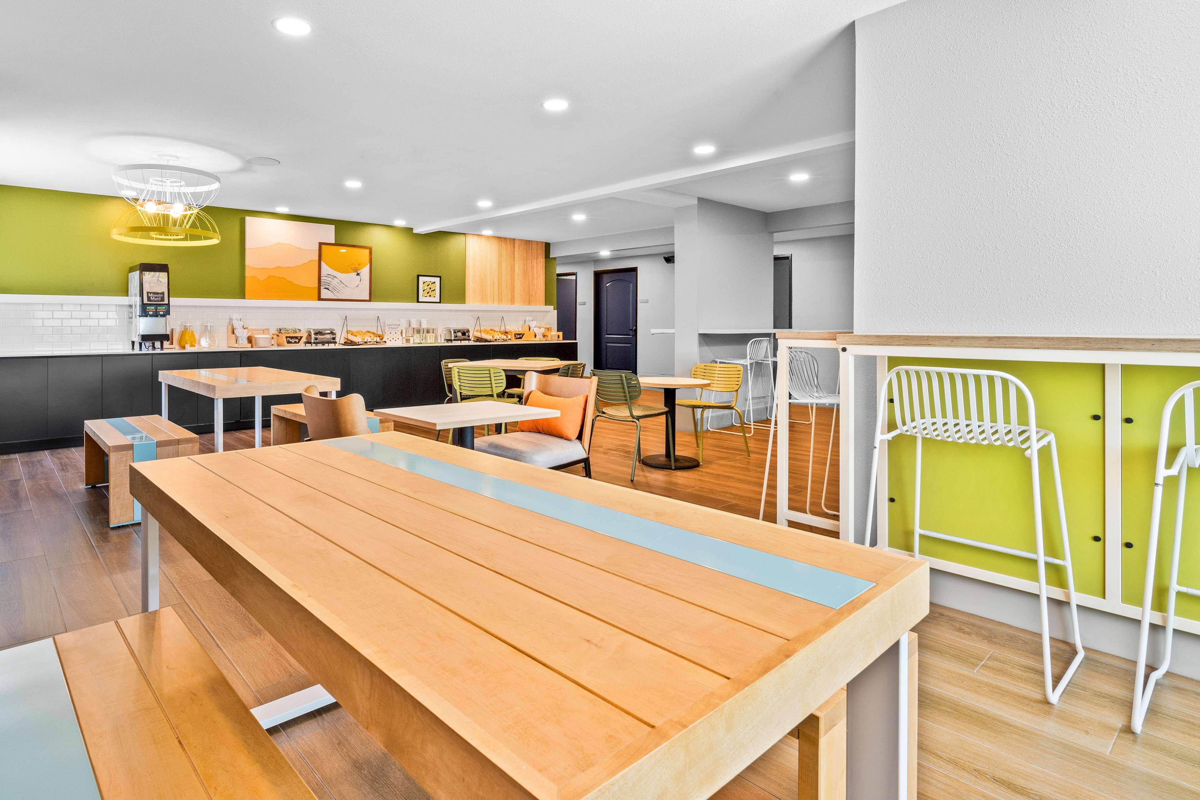 Spark By Hilton Modesto