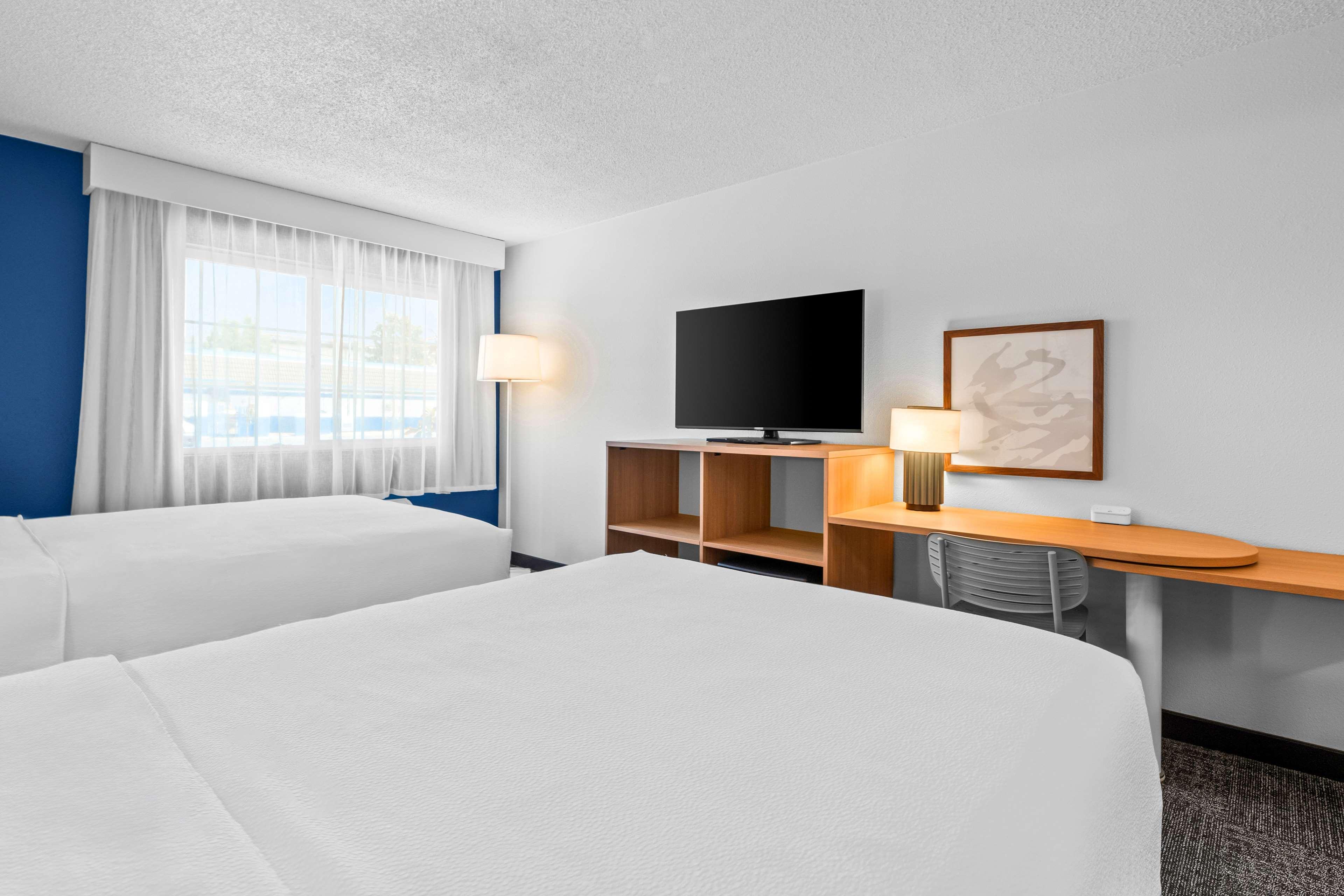 Spark By Hilton Modesto